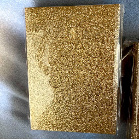 Laser cut trifold gold glitter invitation envelope - Picture 3 of 9